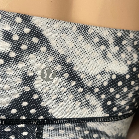 Lululemon" Wunder Under Crop II * Full On Luon - Picture 14 of 15